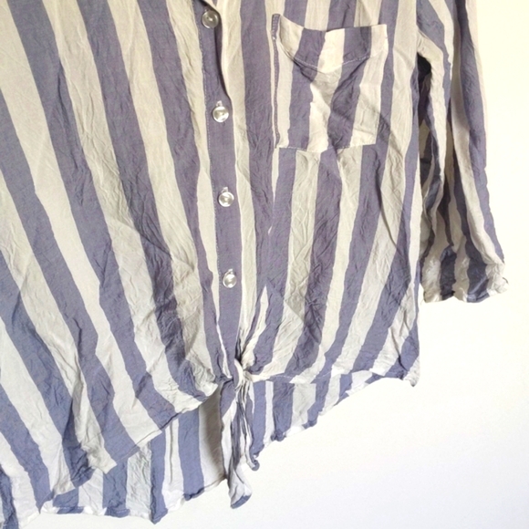 pink rose striped rayon button down tie front collared shirt women's size medium - Picture 3 of 11